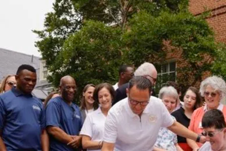 Casey delivers $396M to reduce carbon emissions for Pa. manufacturers